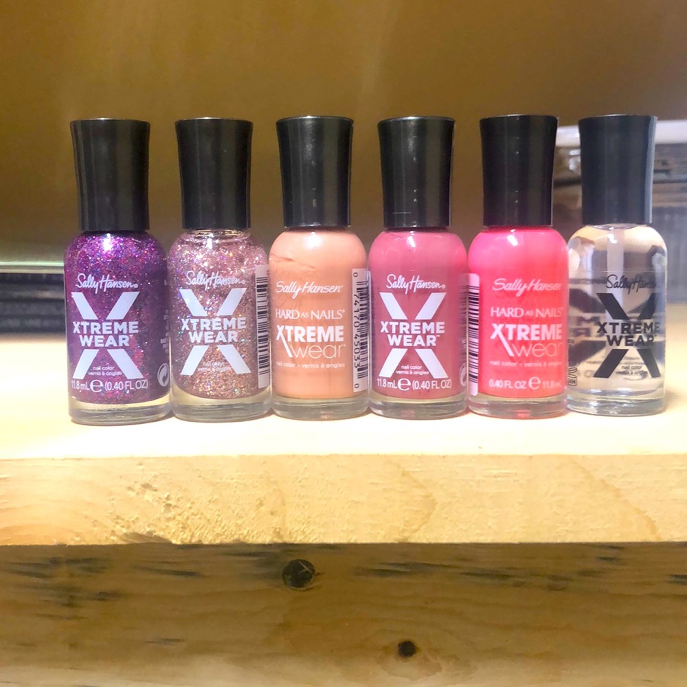 Sally Hansen nail
